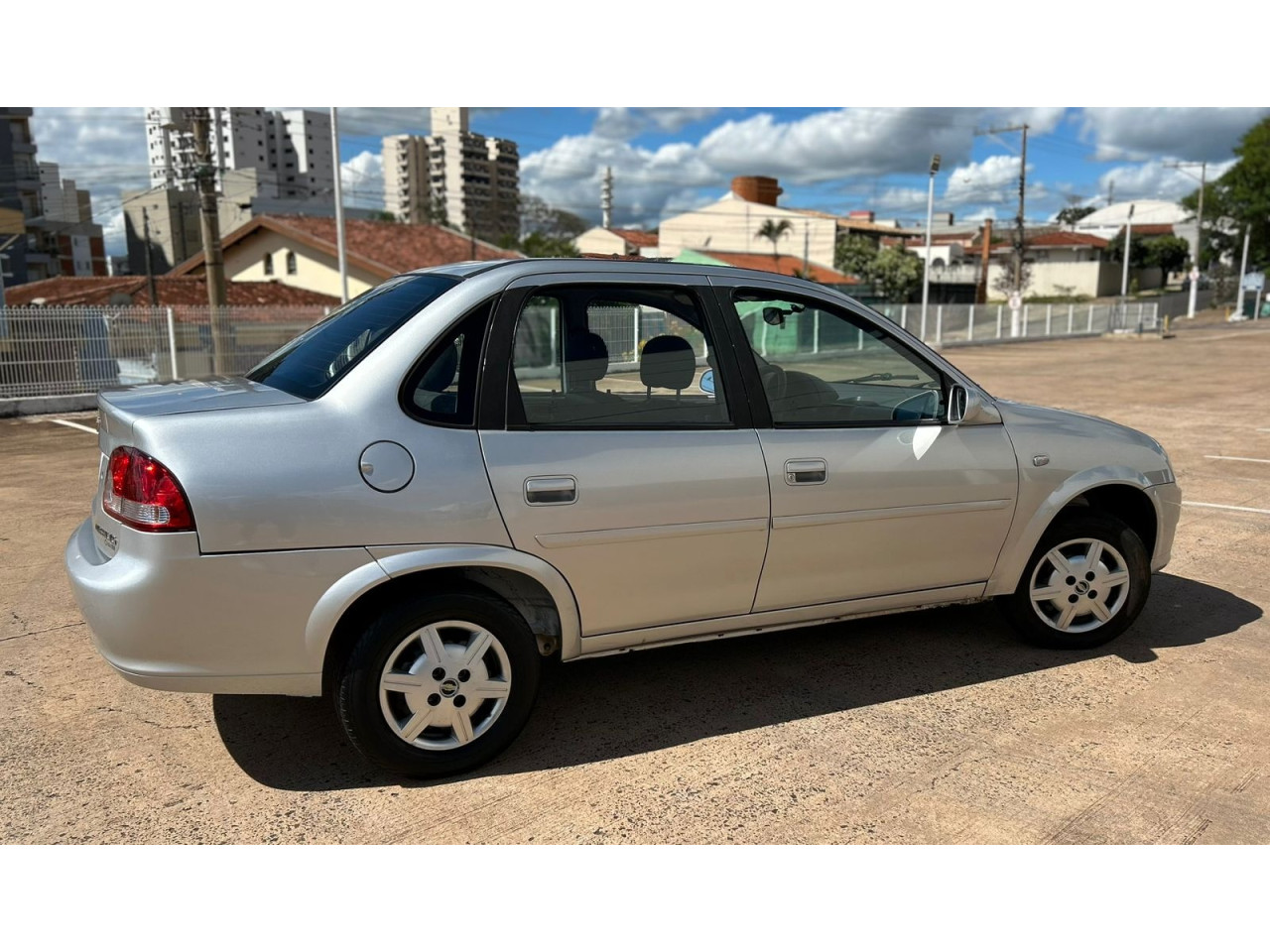 Classic Sedan 1.0 4P VHCE FLEX LS