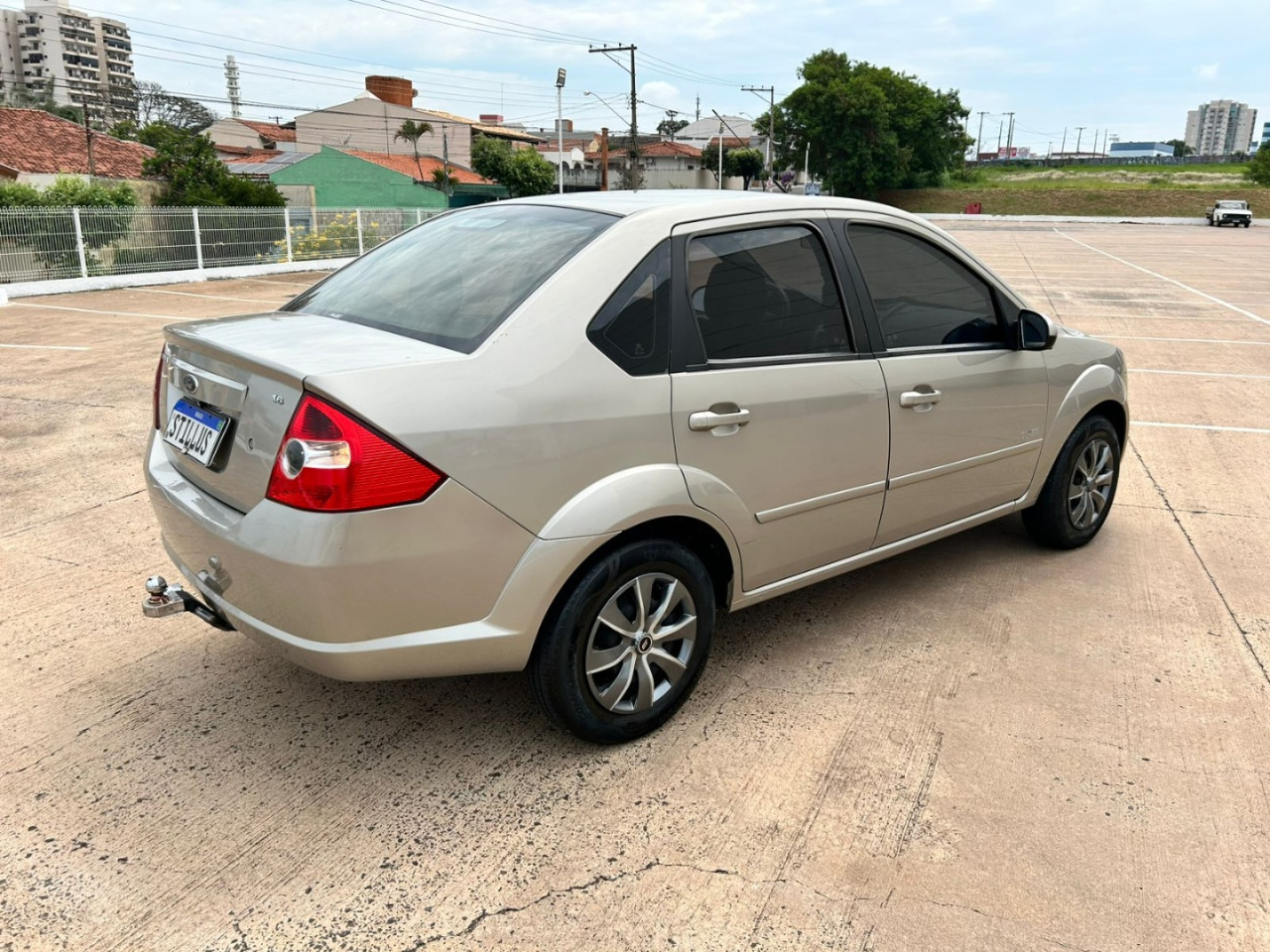 Fiesta Sedan 1.6 4P FLEX