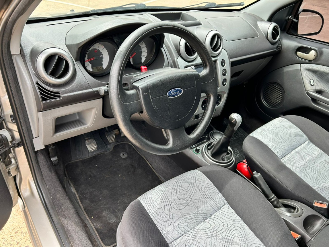 Fiesta Sedan 1.6 4P FLEX
