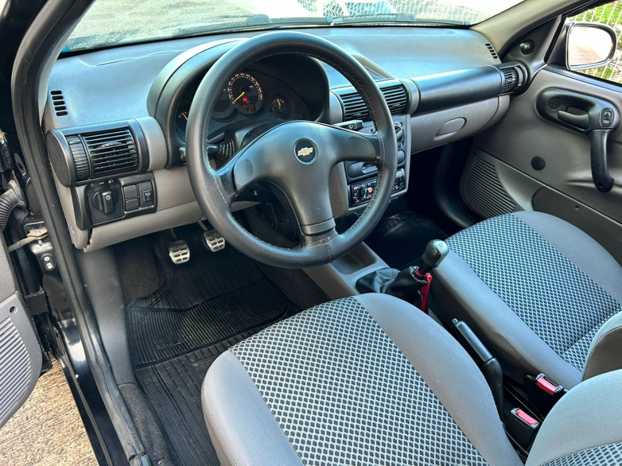 Classic Sedan 1.0 4P VHCE FLEX