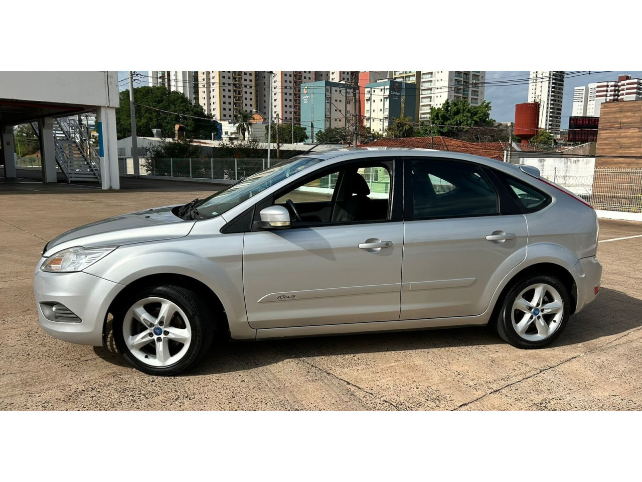 Focus Hatch 1.6 4P GLX