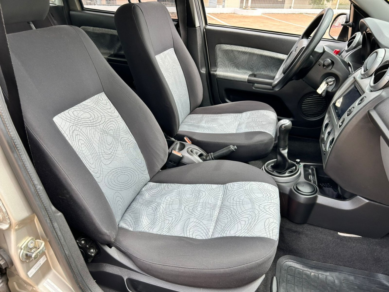 Fiesta Sedan 1.6 4P FLEX