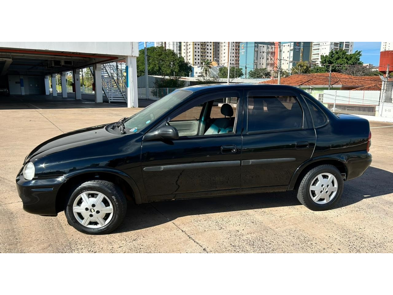 Classic Sedan 1.0 4P VHCE FLEX