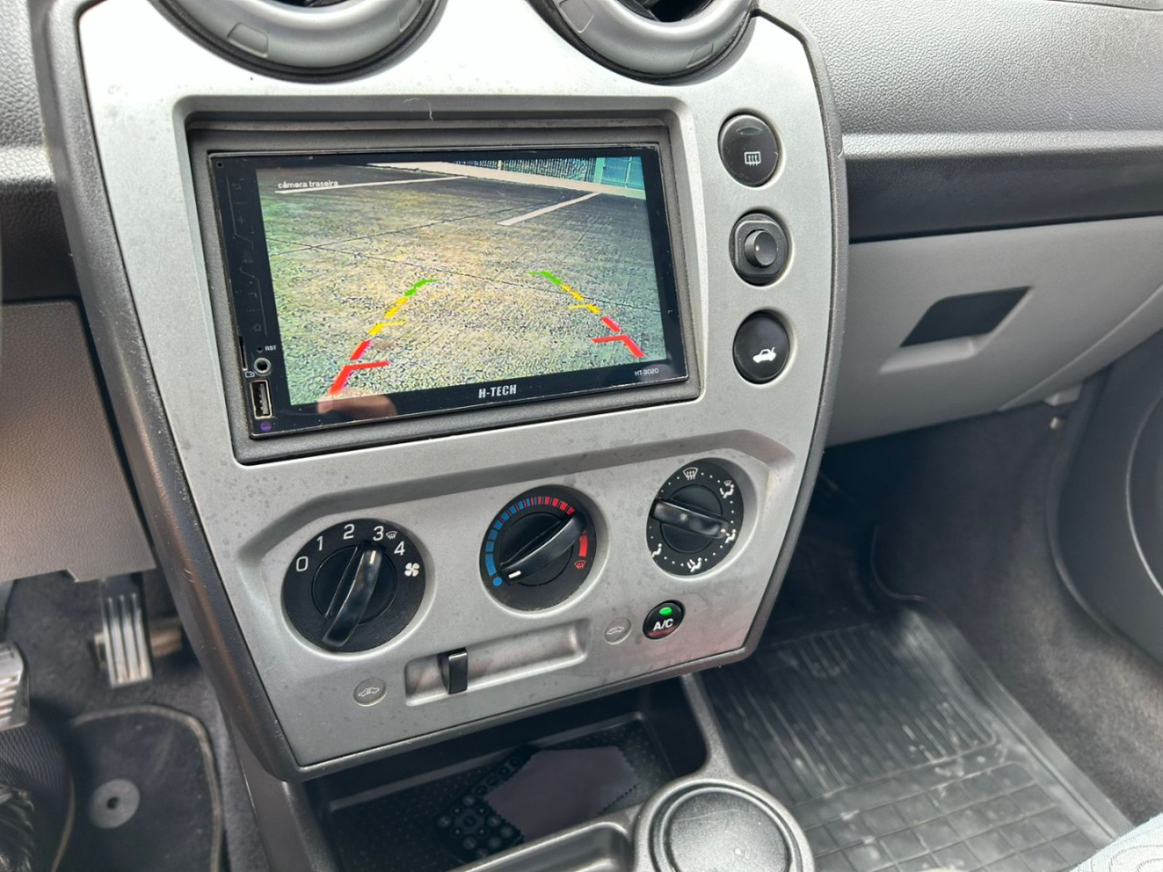 Fiesta Sedan 1.6 4P FLEX