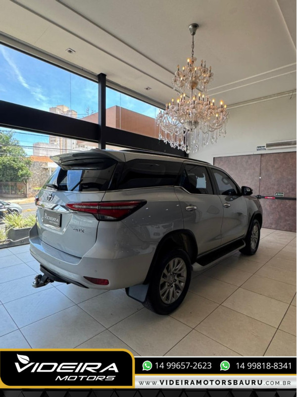 Hilux SW4 2.8 16V 4P SRX 4X4 7 LUGARES TURBO DIESEL AUTOMÁTICO