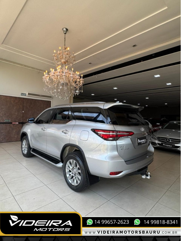 Hilux SW4 2.8 16V 4P SRX 4X4 7 LUGARES TURBO DIESEL AUTOMÁTICO