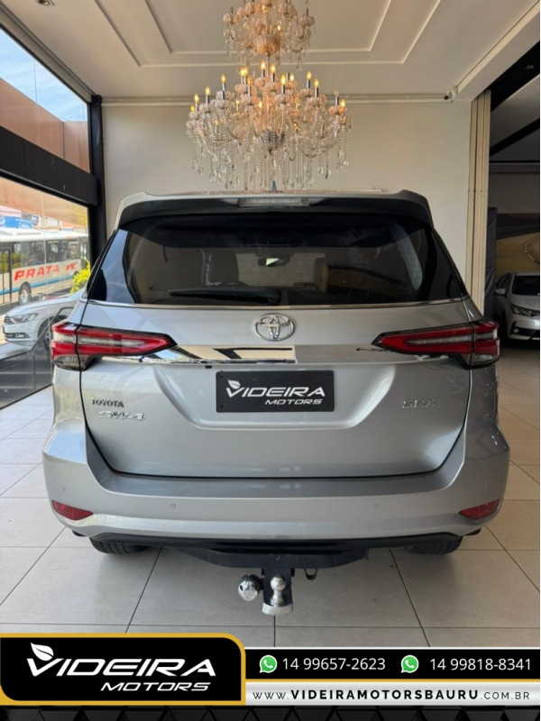 Hilux SW4 2.8 16V 4P SRX 4X4 7 LUGARES TURBO DIESEL AUTOMÁTICO