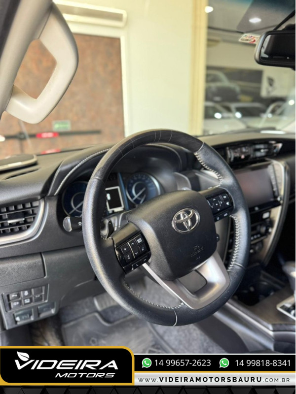 Hilux SW4 2.8 16V 4P SRX 4X4 7 LUGARES TURBO DIESEL AUTOMÁTICO