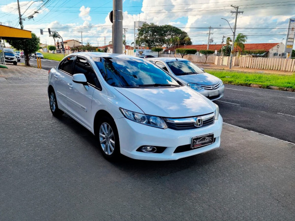 Civic 1.8 16V 4P FLEX LXS AUTOMÁTICO