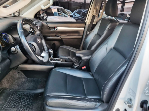 TOYOTA Hilux Caminhonete 2.8 16V SRV 4X4 DIESEL CABINE DUPLA AUTOMÁTICO