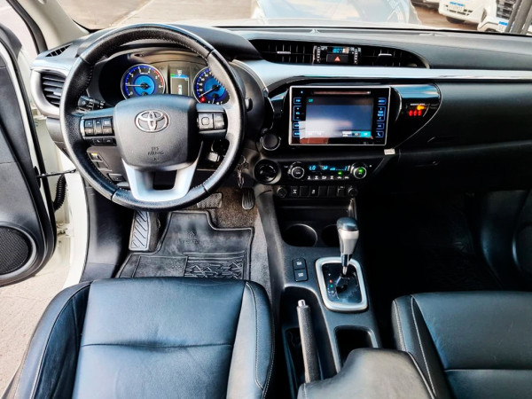 TOYOTA Hilux Caminhonete 2.8 16V SRV 4X4 DIESEL CABINE DUPLA AUTOMÁTICO