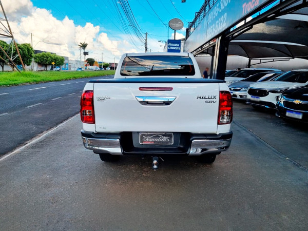 TOYOTA Hilux Caminhonete 2.8 16V SRV 4X4 DIESEL CABINE DUPLA AUTOMÁTICO