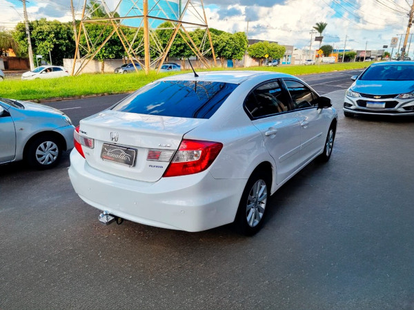 HONDA Civic 1.8 16V 4P FLEX LXS