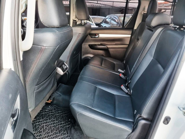 TOYOTA Hilux Caminhonete 2.8 16V SRV 4X4 DIESEL CABINE DUPLA AUTOMÁTICO