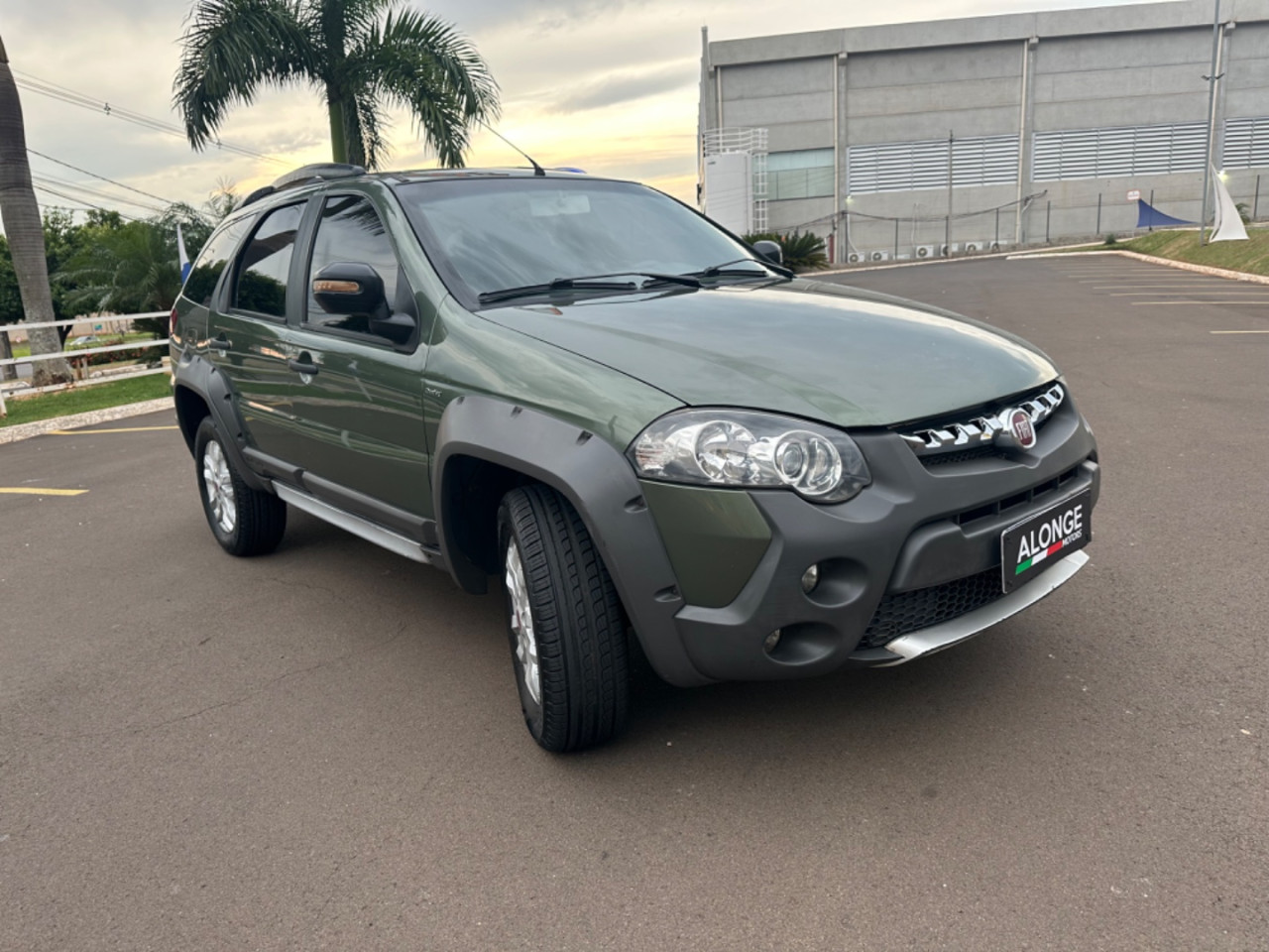 Palio Weekend 1.8 4P FLEX ADVENTURE LOCKER DUALOGIC AUTOMATIZADO
