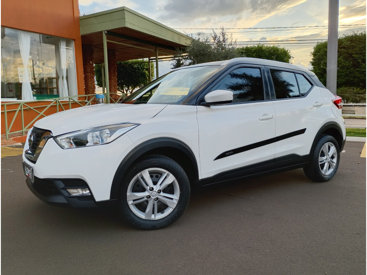 Kicks 1.6 16V 4P FLEXSTART S DIRECT X-TRONIC AUTOMÁTICO CVT