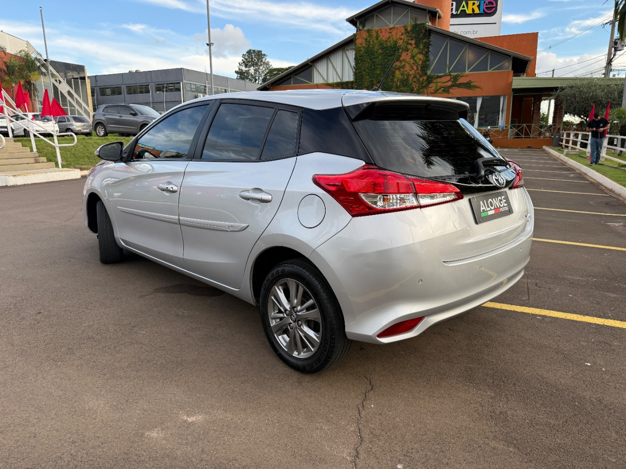 Yaris Hatch 1.5 16V 4P FLEX XL PLUS CONNECT MULTIDRIVE AUTOMÁTICO CVT