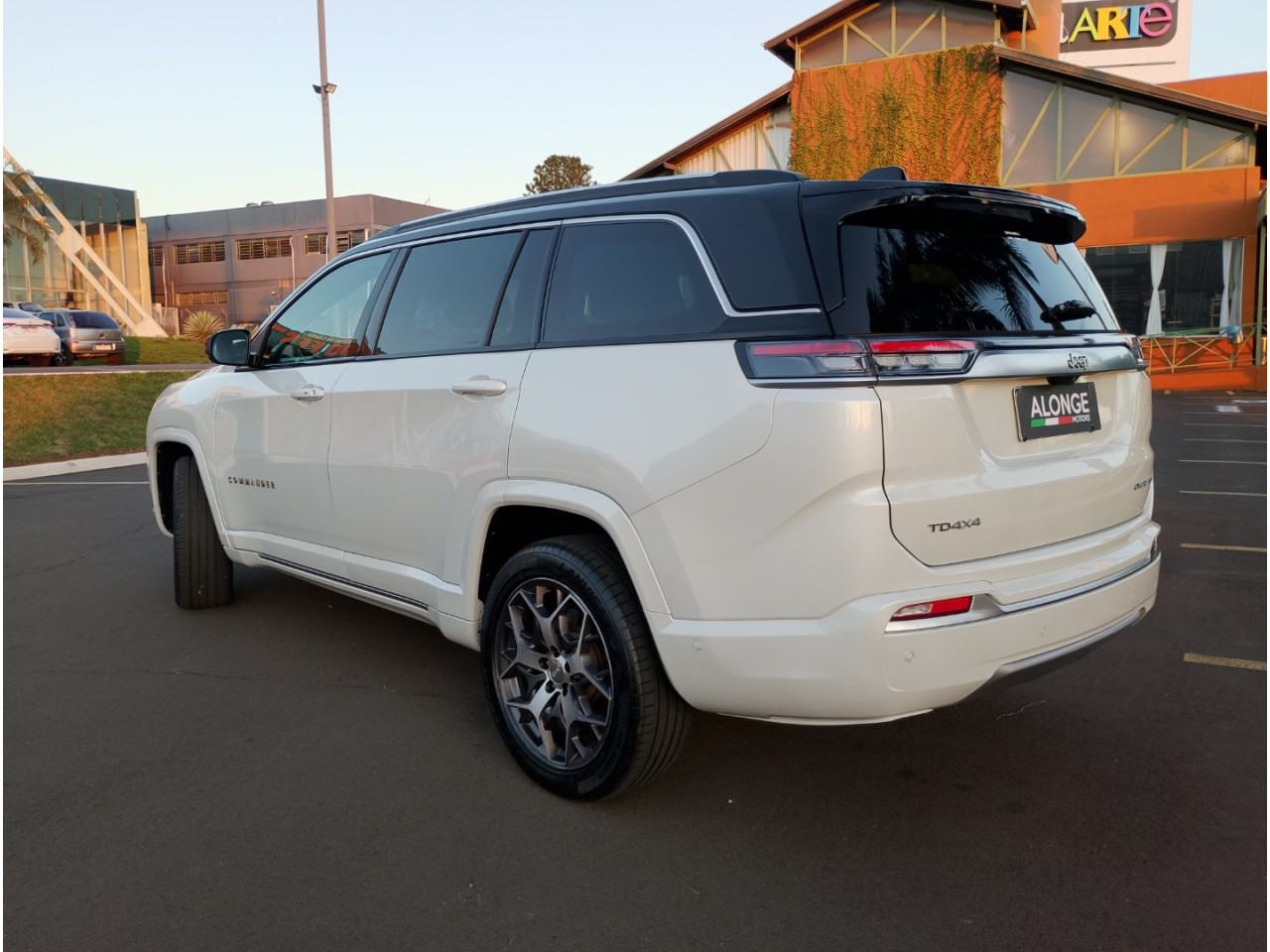 Commander 2.0 16V 4P TD380 OVERLAND TURBO DIESEL AUTOMÁTICO