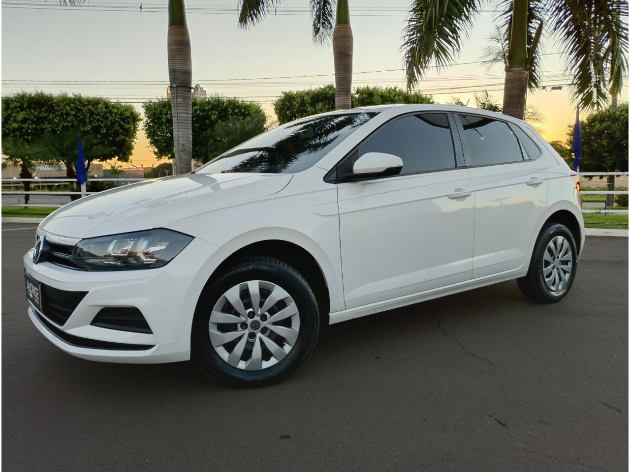 Polo Hatch 1.0 4P MPI