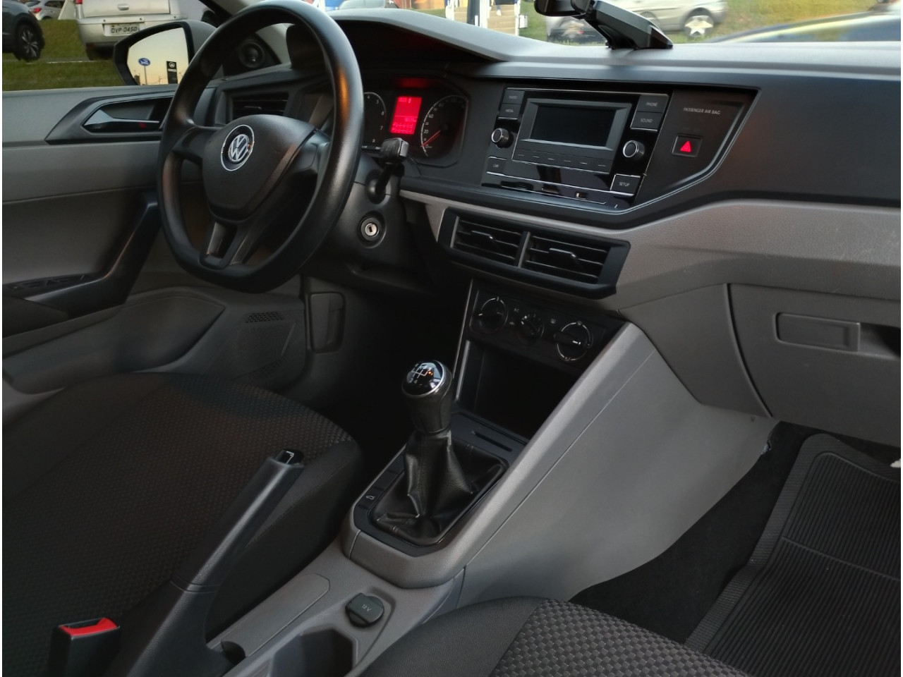 Polo Hatch 1.0 4P MPI