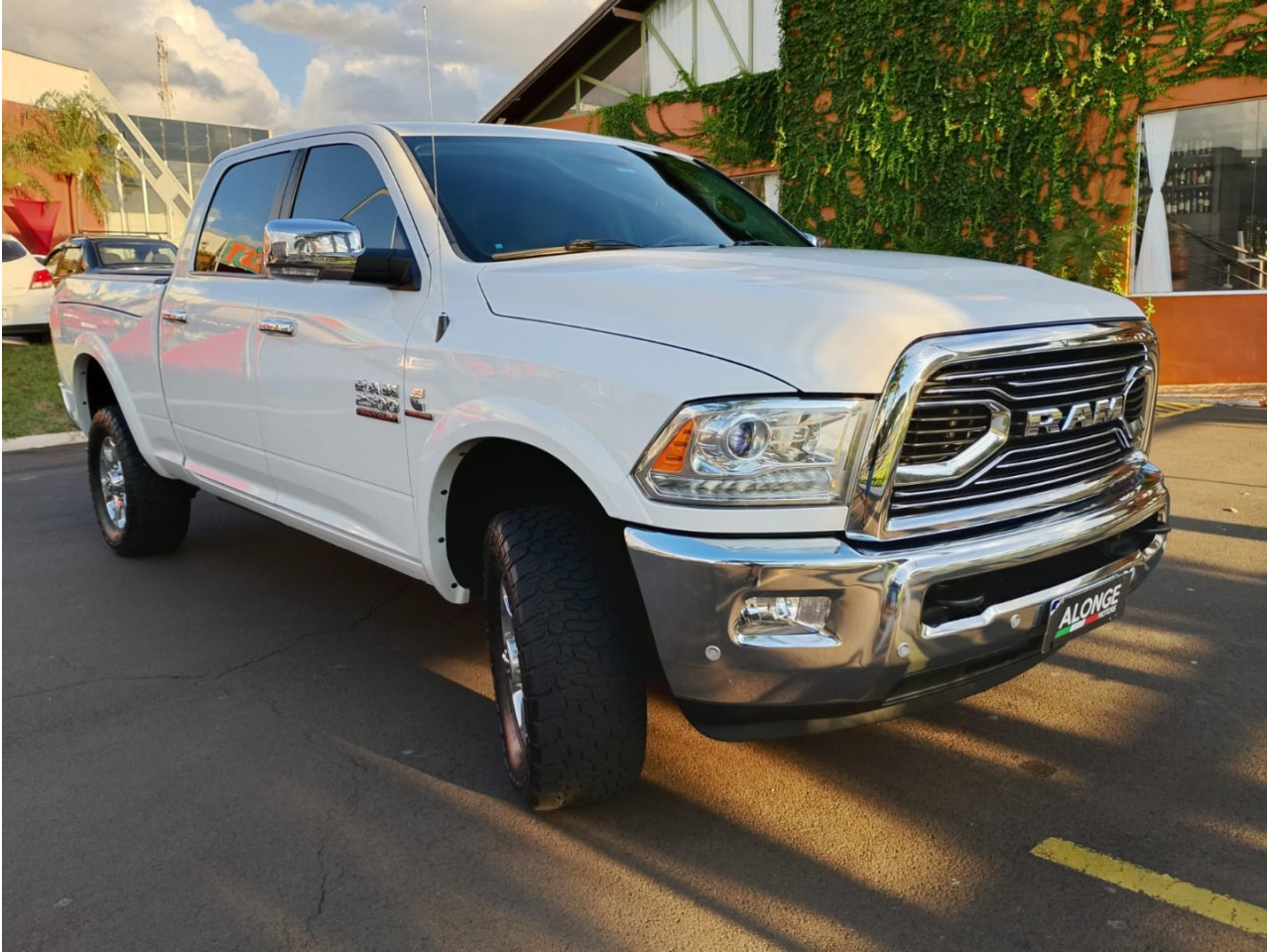 2500 6.7 I6 24V SLT CABINE DUPLA TURBO DIESEL LARAMIE 4X4 AUTOMÁTICO