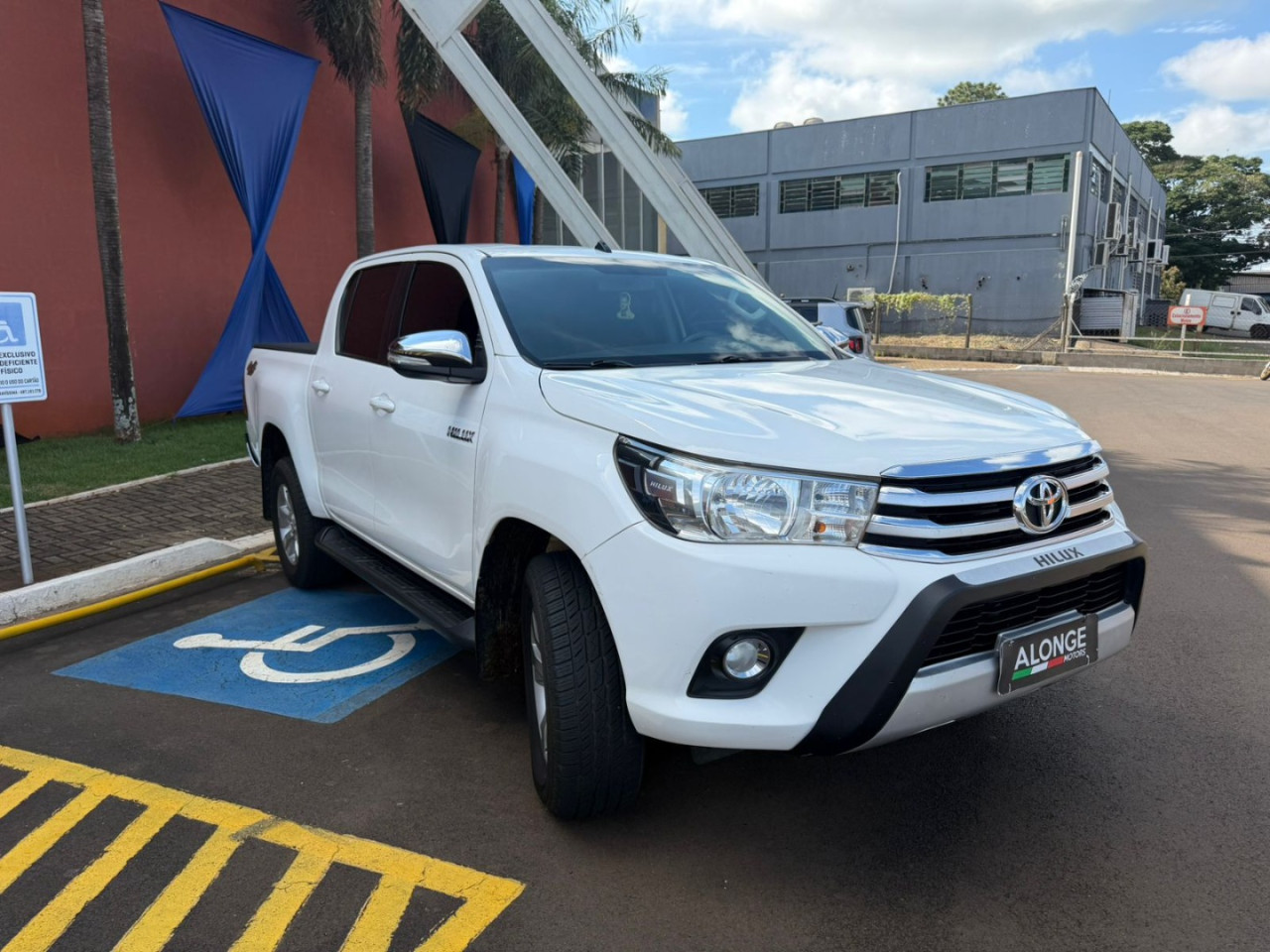 Hilux Caminhonete 2.8 16V SRV 4X4 DIESEL CABINE DUPLA AUTOMÁTICO