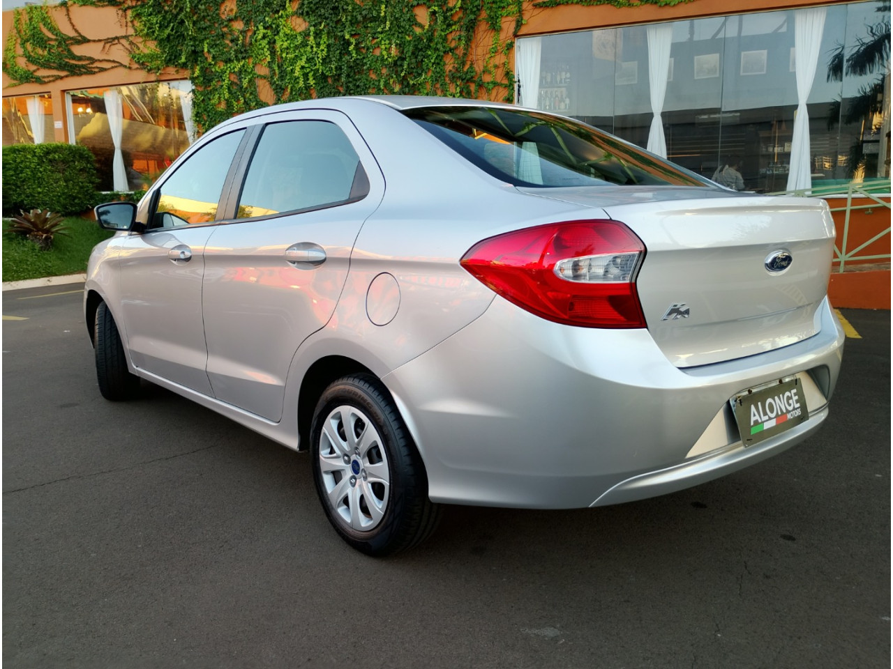 Ka + Sedan 1.0 12V 4P TI-VCT SE FLEX