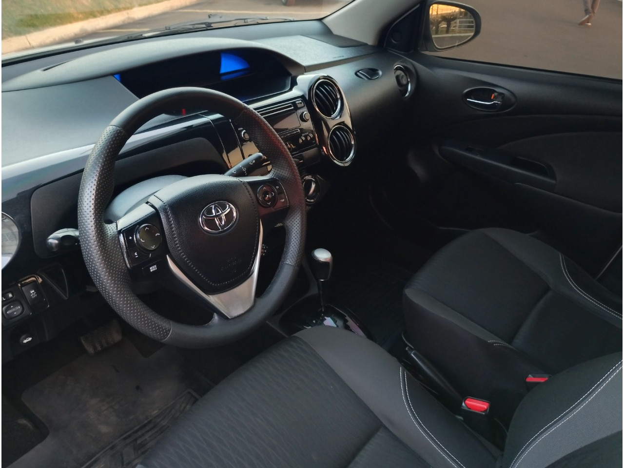 Etios Sedan 1.5 16V 4P FLEX X PLUS AUTOMÁTICO