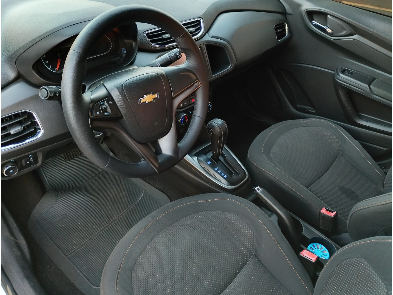 Onix Hatch 1.4 4P FLEX LTZ AUTOMÁTICO