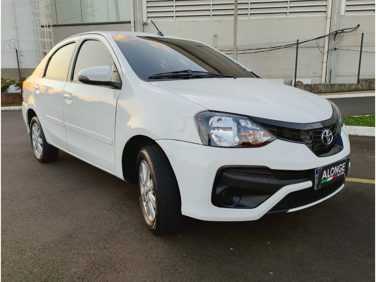 Etios Sedan 1.5 16V 4P FLEX X PLUS AUTOMÁTICO