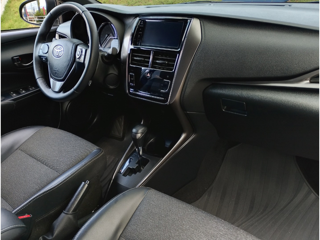 Yaris Hatch 1.5 16V 4P FLEX XS CONNECT MULTIDRIVE AUTOMÁTICO CVT