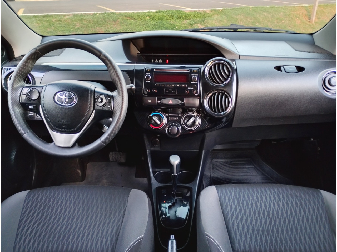 Etios Sedan 1.5 16V 4P FLEX X PLUS AUTOMÁTICO