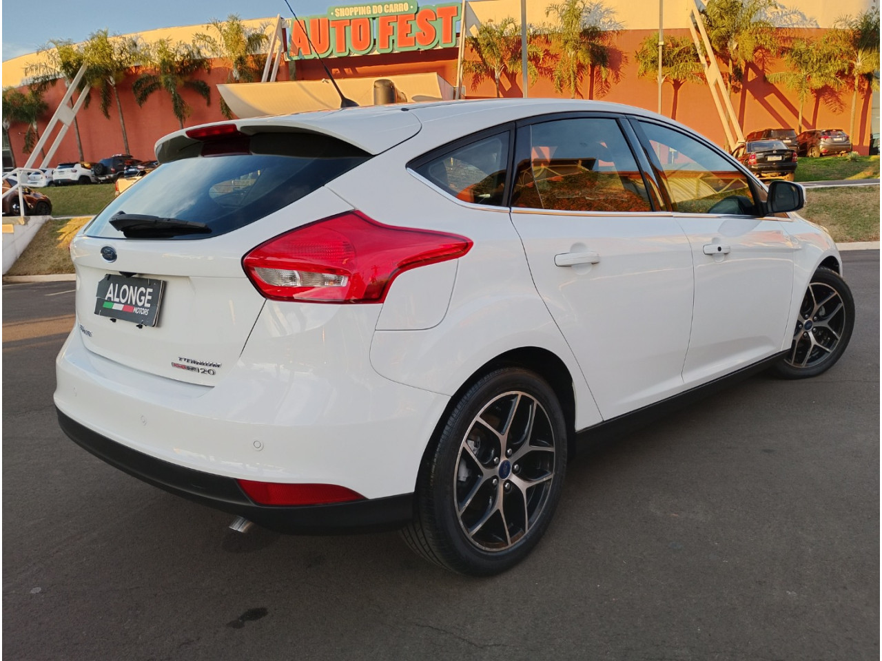 Focus Hatch 2.0 16V 4P FLEX TITANIUM AUTOMÁTICO