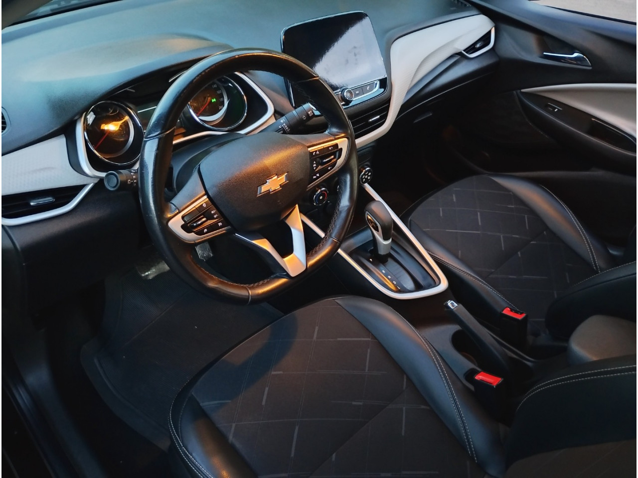 Onix Sedan 1.0 4P FLEX PREMIER PLUS TURBO AUTOMÁTICO