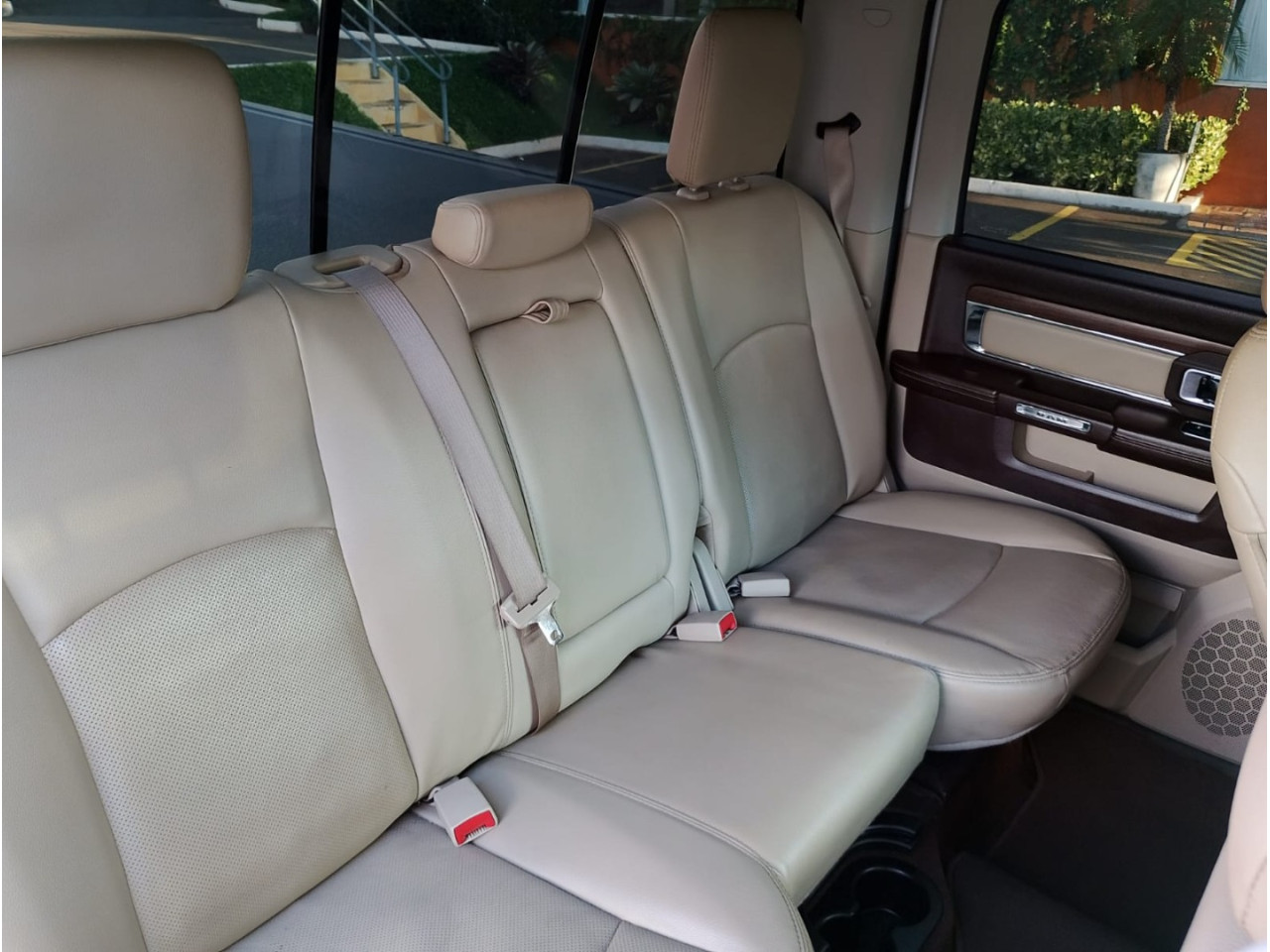 2500 6.7 I6 24V SLT CABINE DUPLA TURBO DIESEL LARAMIE 4X4 AUTOMÁTICO