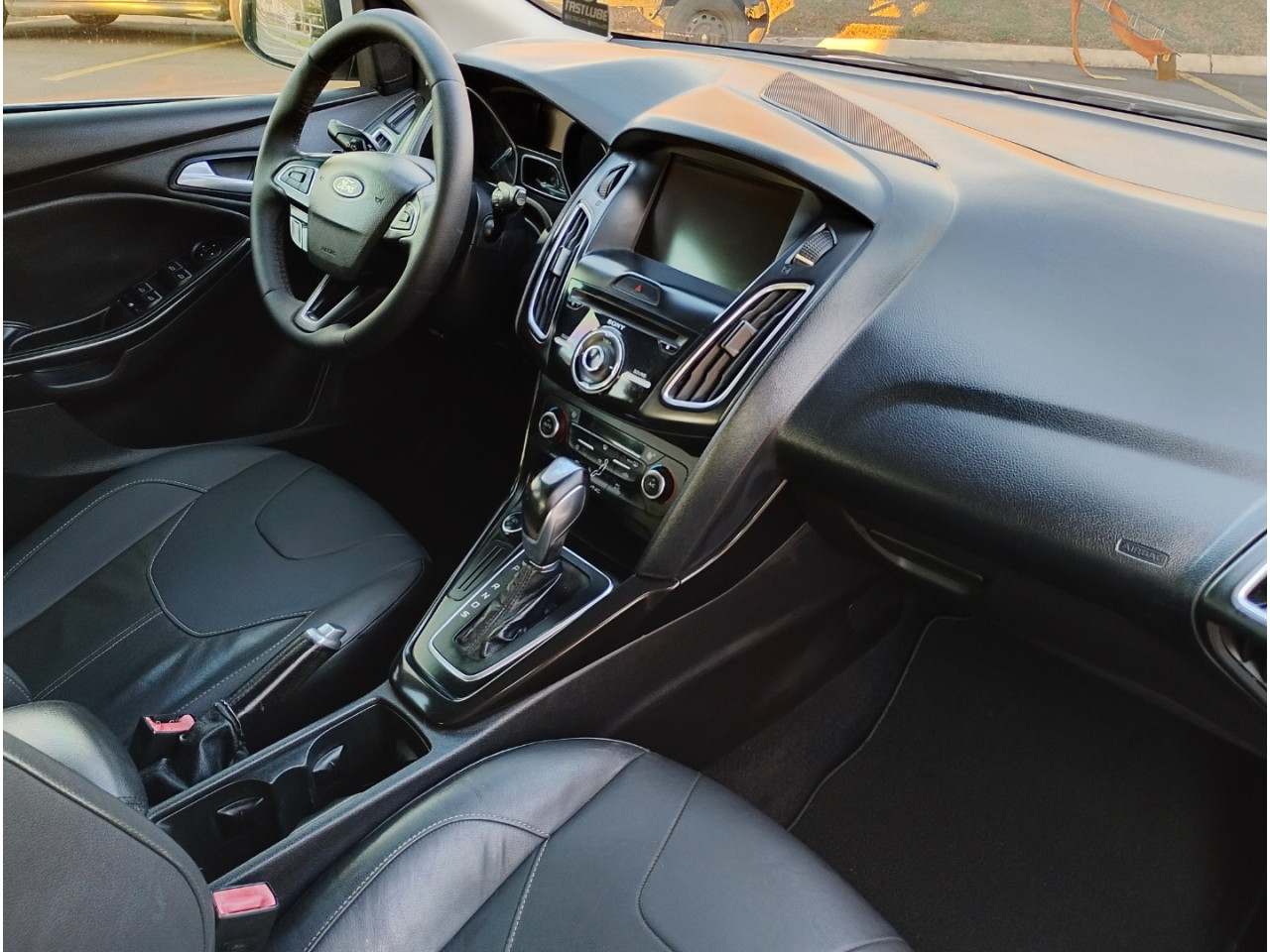 Focus Hatch 2.0 16V 4P FLEX TITANIUM AUTOMÁTICO