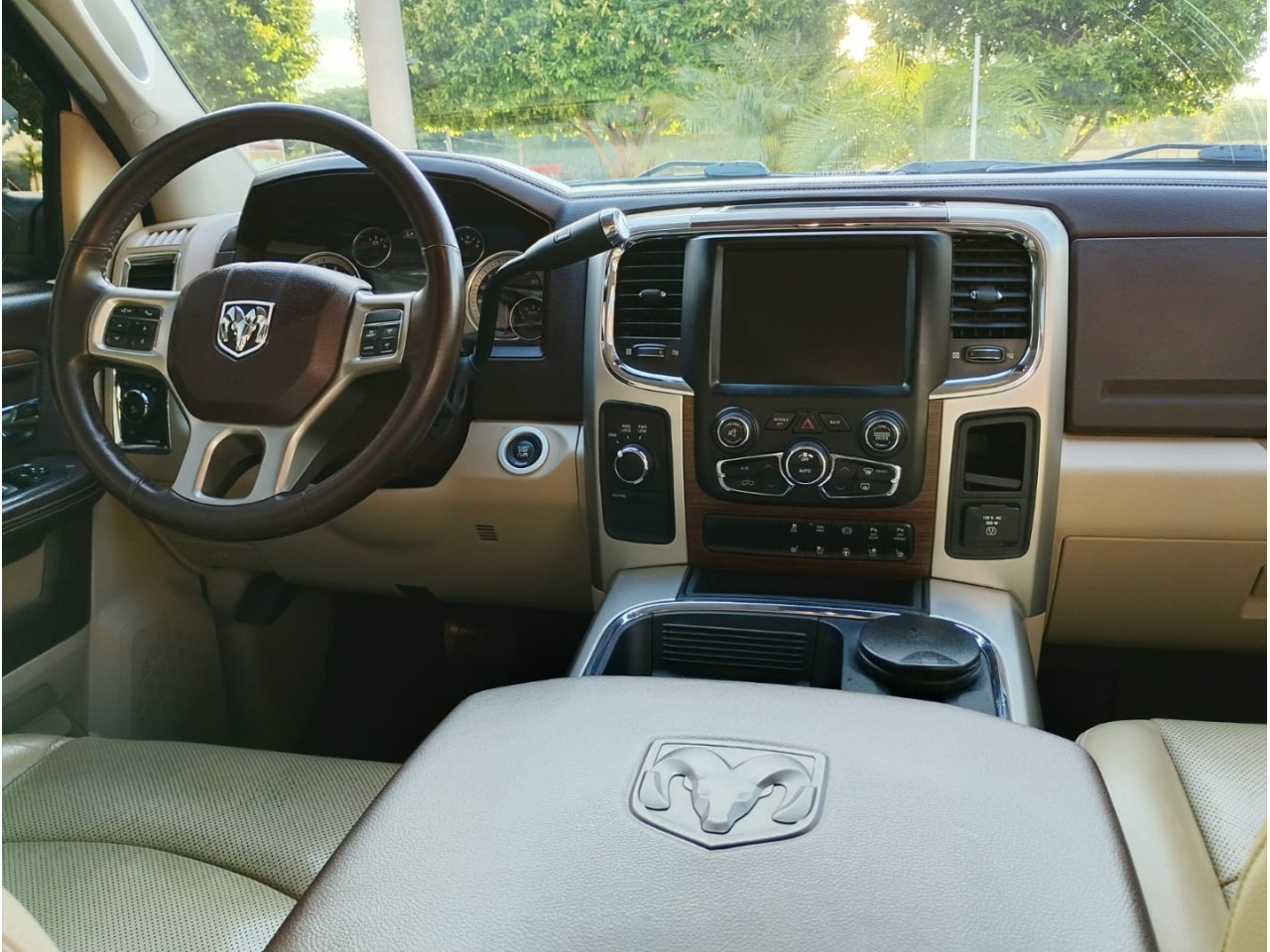 2500 6.7 I6 24V SLT CABINE DUPLA TURBO DIESEL LARAMIE 4X4 AUTOMÁTICO