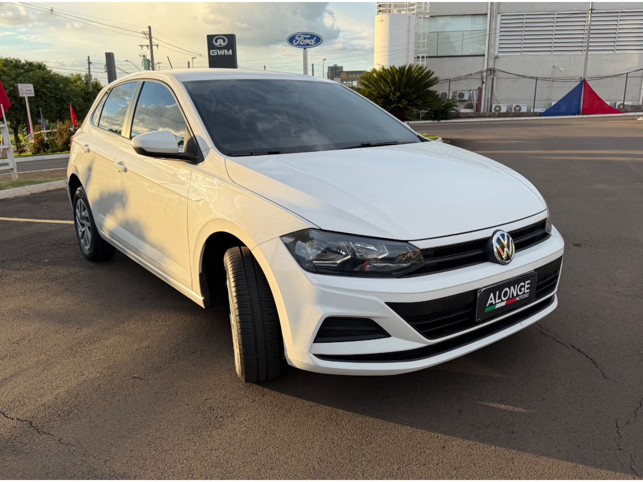 Polo Hatch 1.0 4P MPI