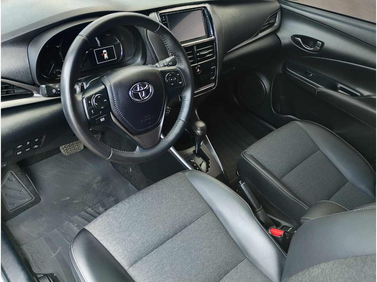 Yaris Hatch 1.5 16V 4P FLEX XS CONNECT MULTIDRIVE AUTOMÁTICO CVT