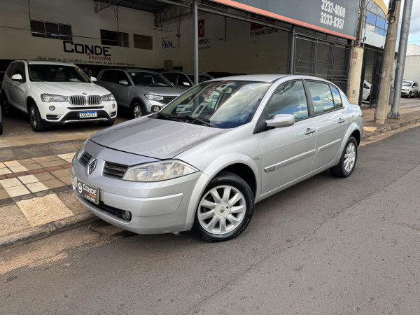Megane Sedan 2.0 16V 4P DYNAMIQUE AUTOMÁTICO