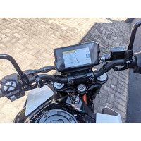 390 Duke Modelo sem Versão