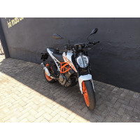 390 Duke Modelo sem Versão