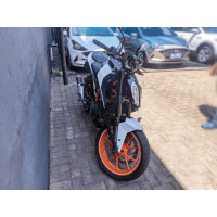 390 Duke Modelo sem Versão