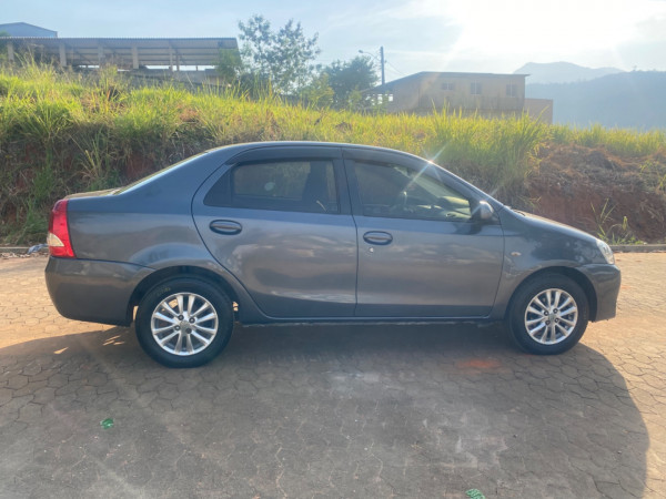 Etios Sedan 1.5 16V 4P FLEX XLS