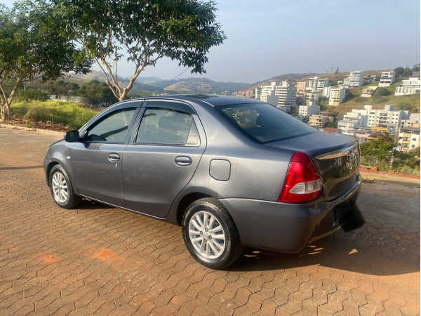 Etios Sedan 1.5 16V 4P FLEX XLS