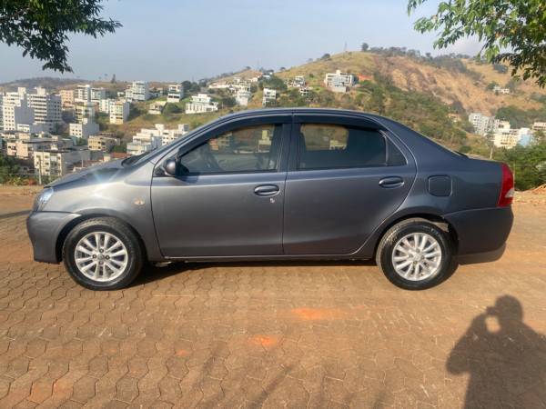 Etios Sedan 1.5 16V 4P FLEX XLS