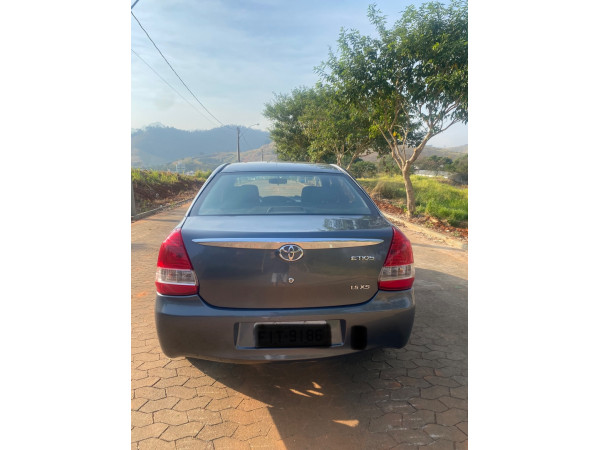 Etios Sedan 1.5 16V 4P FLEX XLS