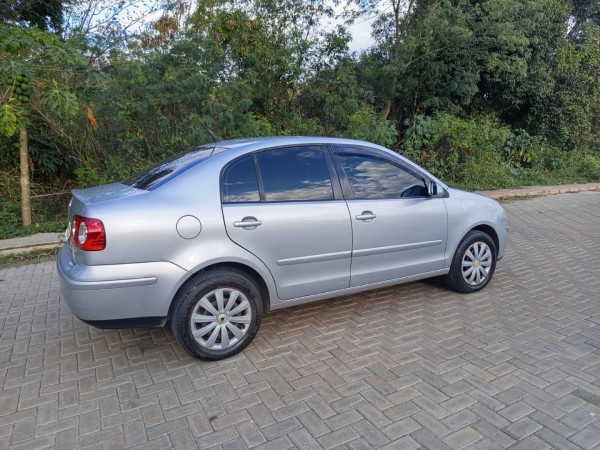 VOLKSWAGEN Polo Sedan 1.6 4P