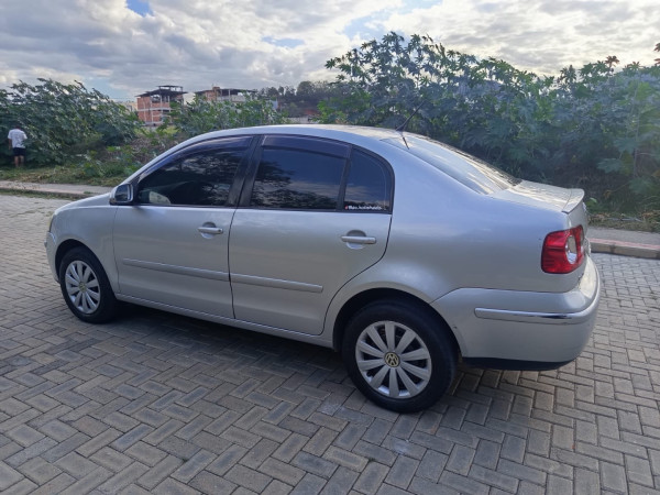 VOLKSWAGEN Polo Sedan 1.6 4P