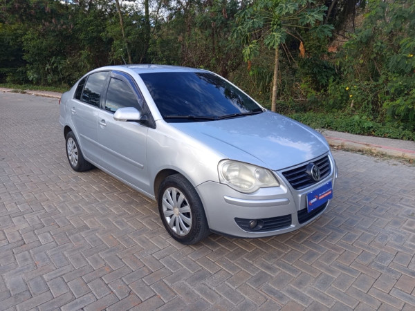 Polo Sedan 1.6 4P